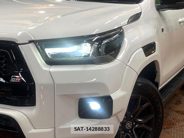 Toyota HILUX 2022-05 8525196-11