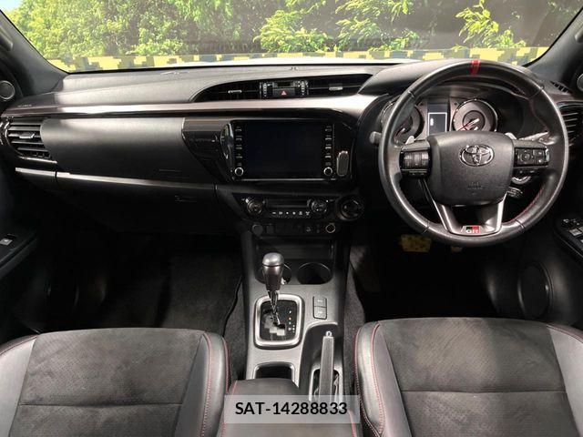 Toyota HILUX 2022-05 8525196-1