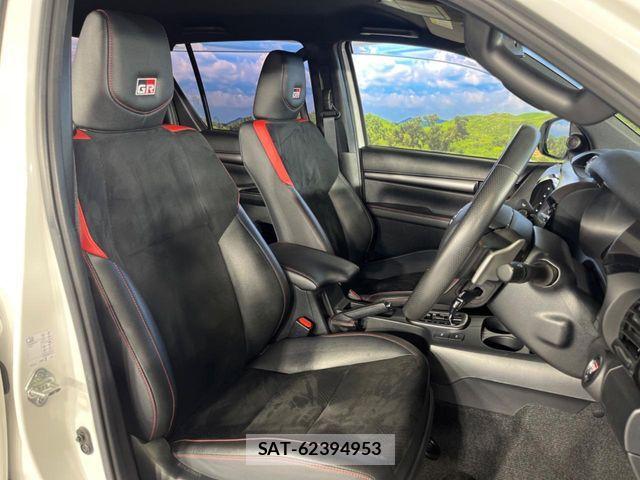 Toyota HILUX 2023-06 8525193-8