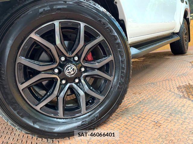 Toyota HILUX 2023-11 8525194-12