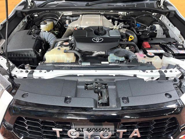 Toyota HILUX 2023-11 8525194-17