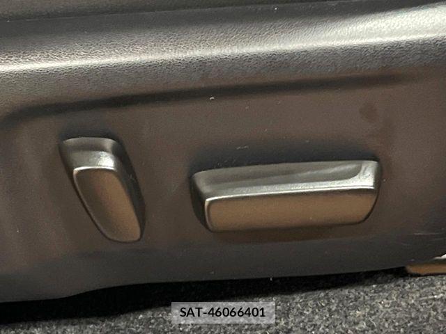 Toyota HILUX 2023-11 8525194-5
