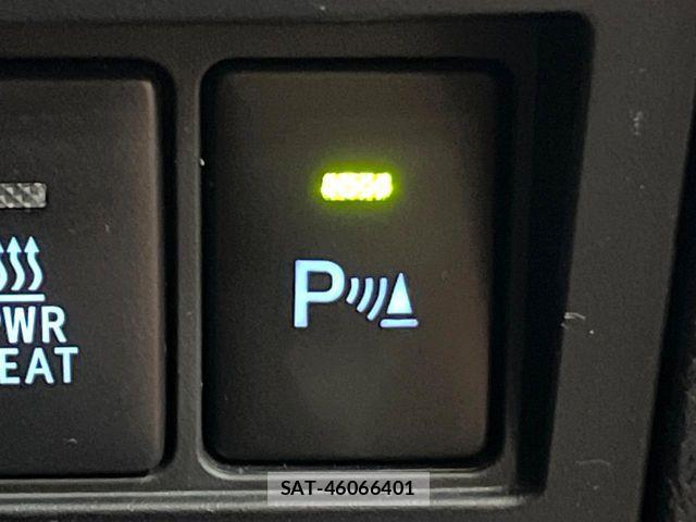 Toyota HILUX 2023-11 8525194-6