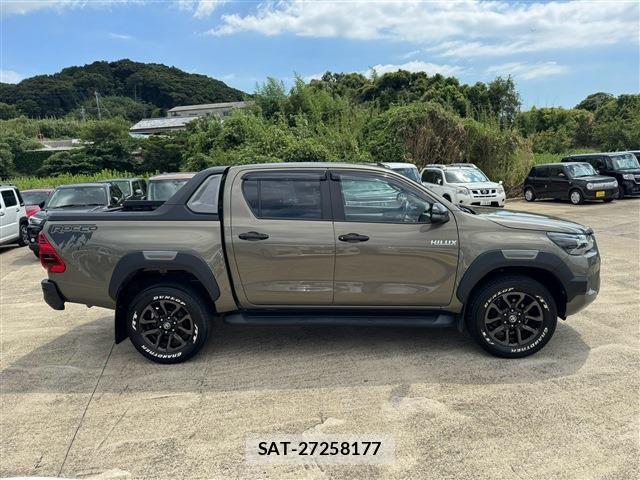 Toyota HILUX 2024-06 8525190-14
