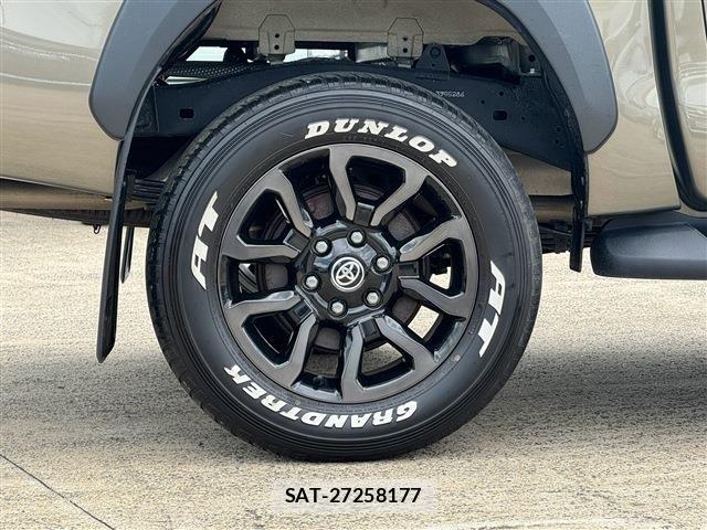 Toyota HILUX 2024-06 8525190-15