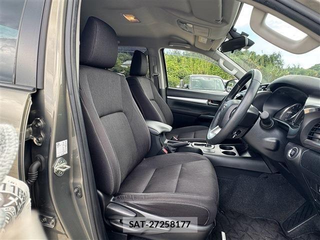 Toyota HILUX 2024-06 8525190-16