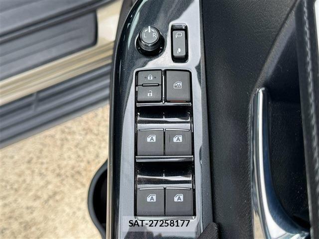 Toyota HILUX 2024-06 8525190-17