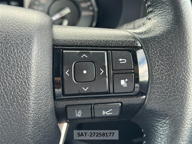 Toyota HILUX 2024-06 8525190-27