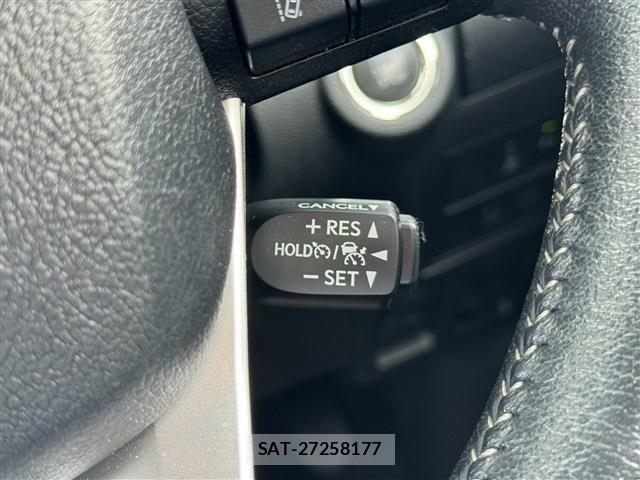 Toyota HILUX 2024-06 8525190-28