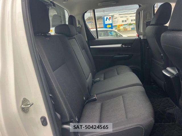 Toyota HILUX 2023-09 8562143-9