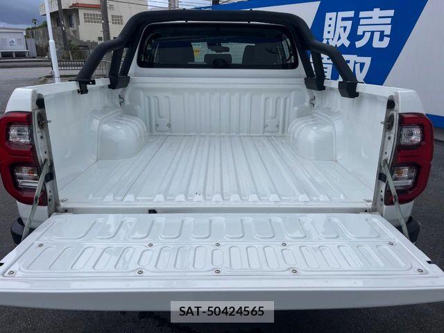 Toyota HILUX 2023-09 8562143-10