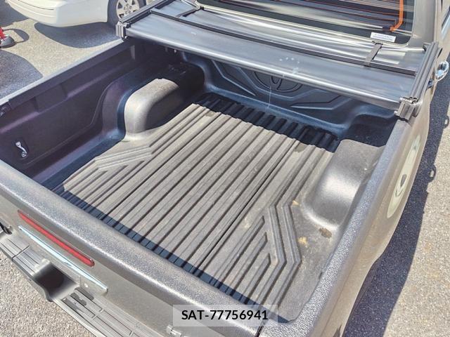 Toyota HILUX 2023-09 8562141-11