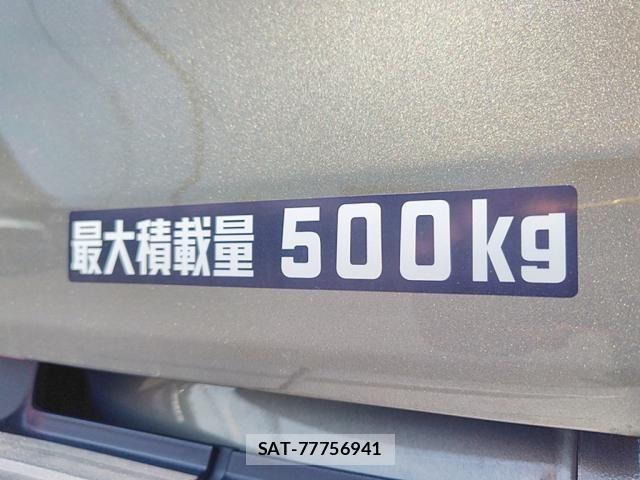 Toyota HILUX 2023-09 8562141-12