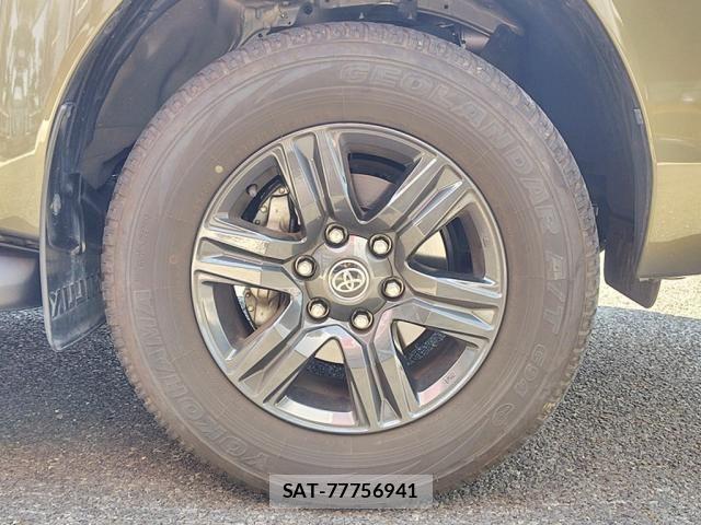 Toyota HILUX 2023-09 8562141-13