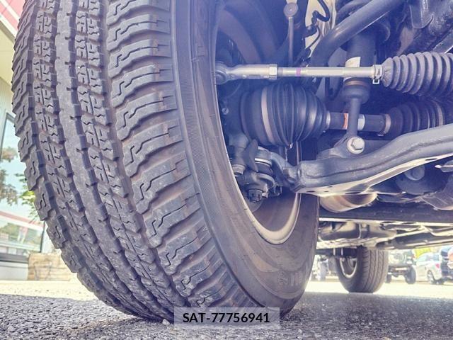 Toyota HILUX 2023-09 8562141-15