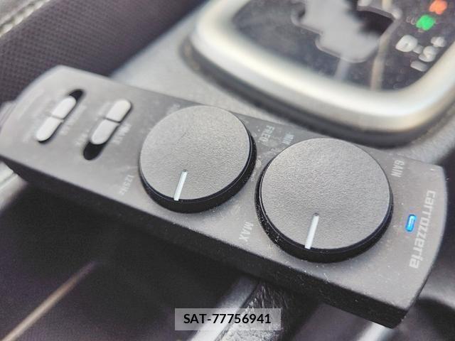 Toyota HILUX 2023-09 8562141-26