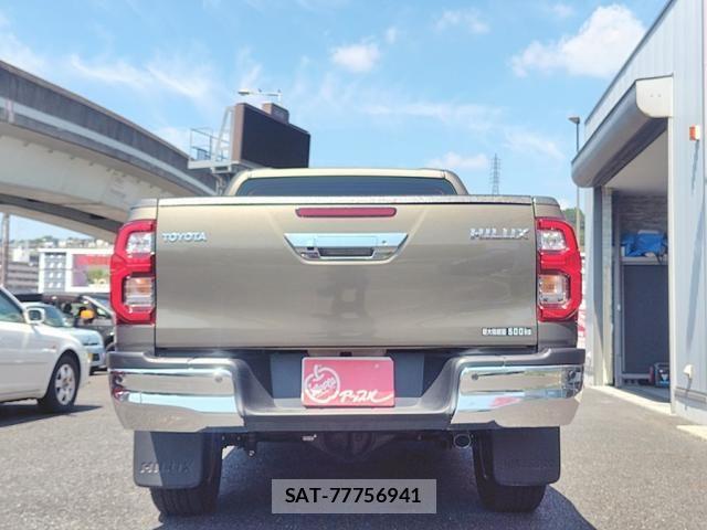 Toyota HILUX 2023-09 8562141-4