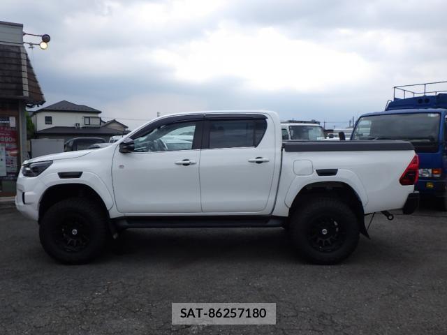 Toyota HILUX 2022-07 8562140-2
