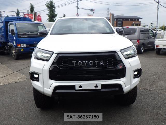 Toyota HILUX 2022-07 8562140-5