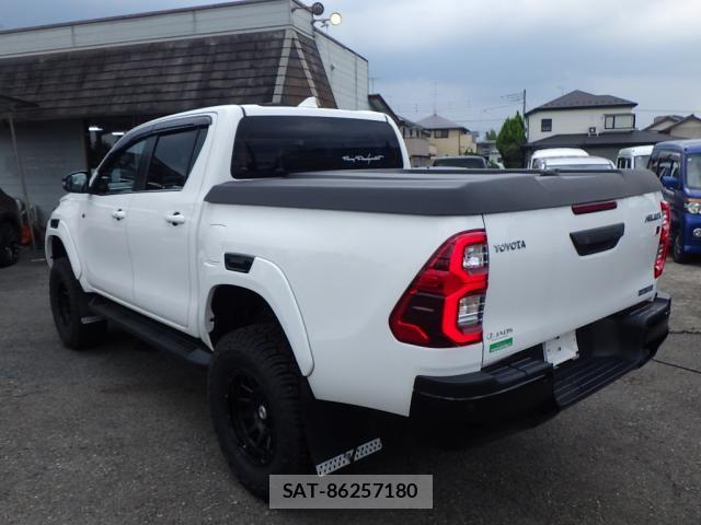 Toyota HILUX 2022-07 8562140-7