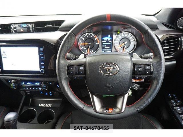 Toyota HILUX 2024-01 8562139-9