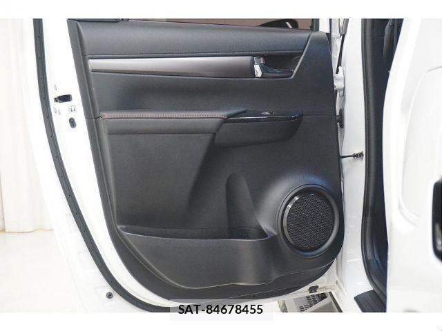 Toyota HILUX 2024-01 8562139-13