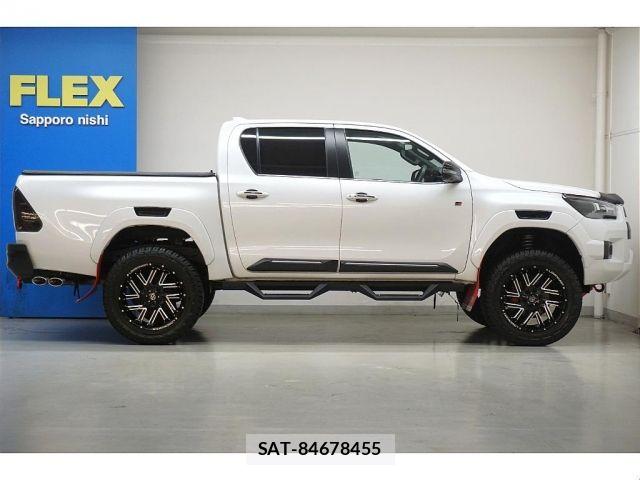 Toyota HILUX 2024-01 8562139-5