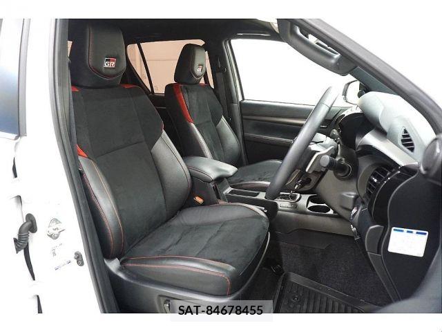 Toyota HILUX 2024-01 8562139-6