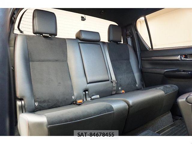 Toyota HILUX 2024-01 8562139-7