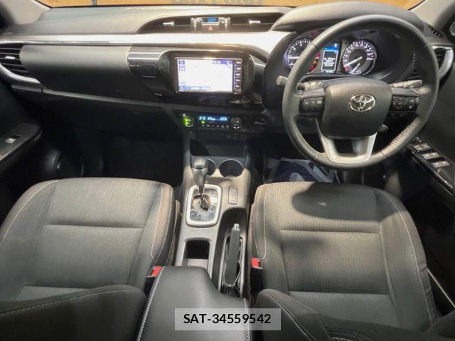 Toyota HILUX 2022-08 8562144-1