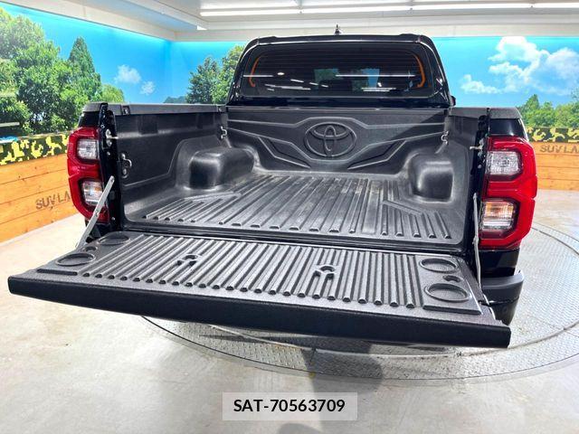 Toyota HILUX 2022-10 8627082-9