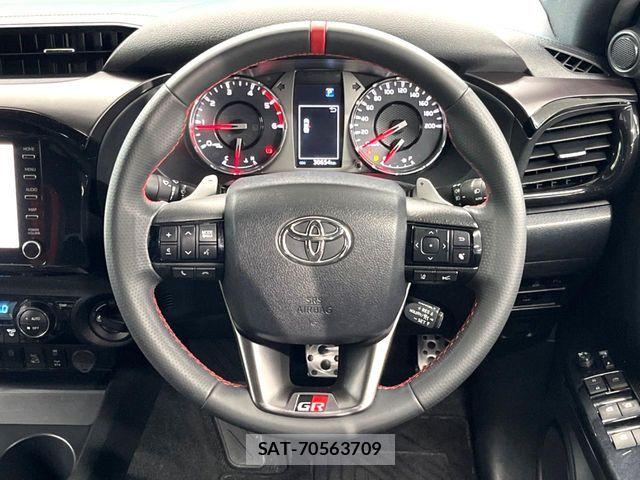 Toyota HILUX 2022-10 8627082-10