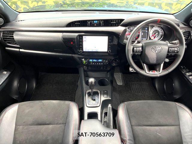 Toyota HILUX 2022-10 8627082-1