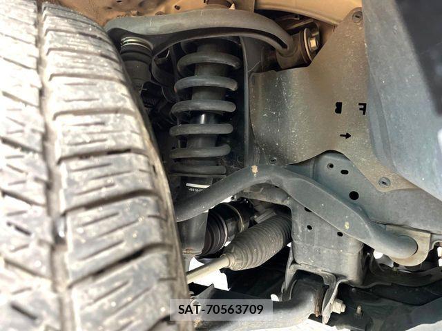 Toyota HILUX 2022-10 8627082-19