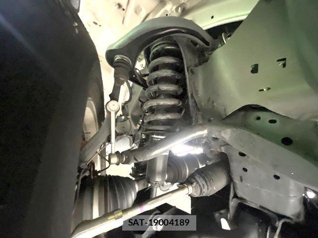 Toyota HILUX 2024-06 8627083-18
