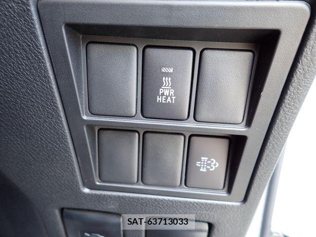 Toyota HILUX 2019-07 8627079-17