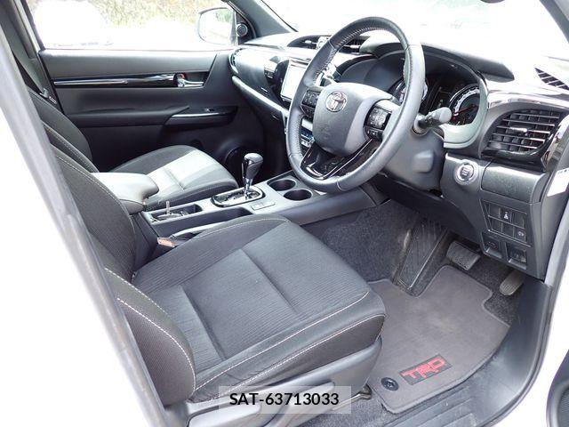 Toyota HILUX 2019-07 8627079-1