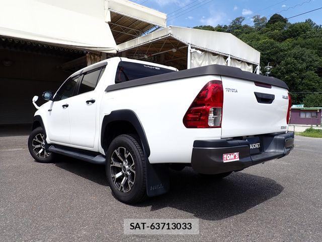 Toyota HILUX 2019-07 8627079-2