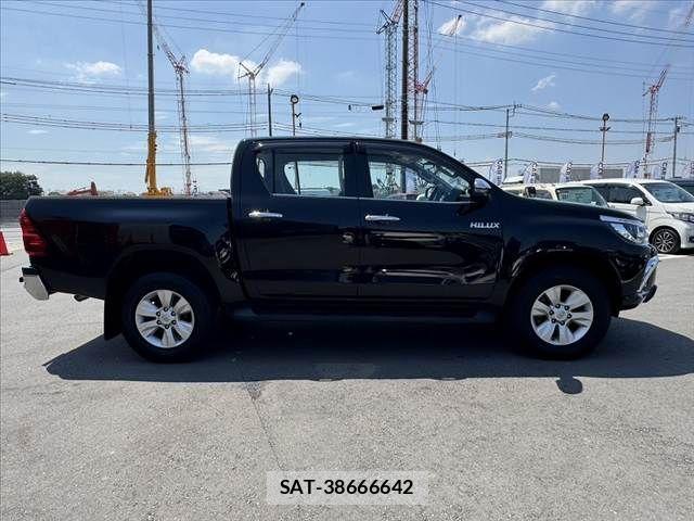 Toyota HILUX 2018-07 8627085-11