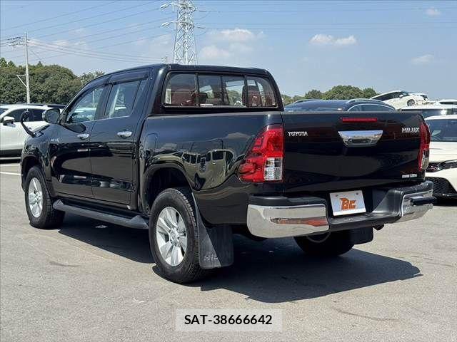 Toyota HILUX 2018-07 8627085-12