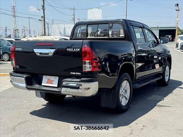 Toyota HILUX 2018-07 8627085-14