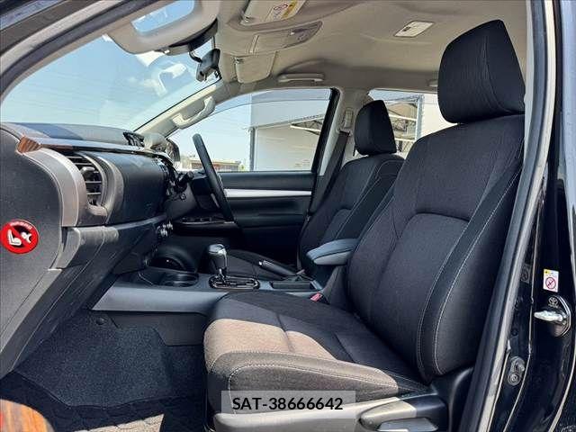 Toyota HILUX 2018-07 8627085-16