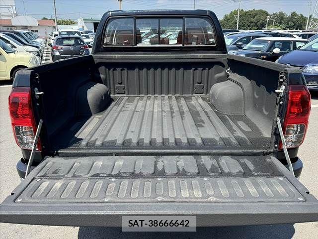 Toyota HILUX 2018-07 8627085-18
