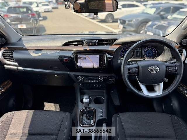 Toyota HILUX 2018-07 8627085-1
