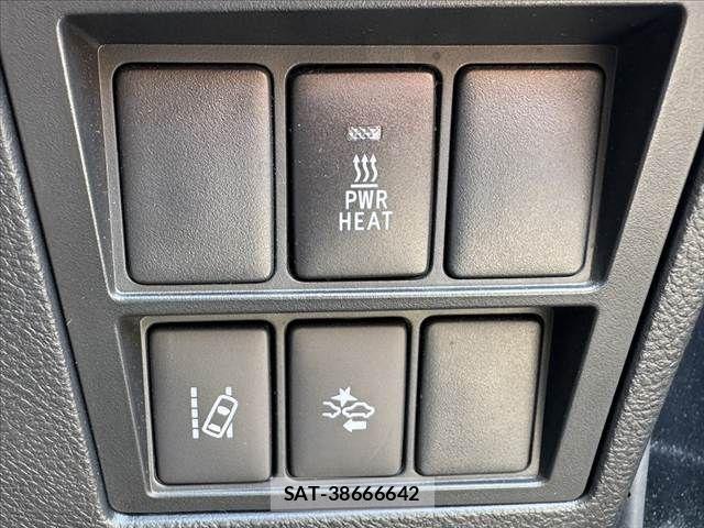 Toyota HILUX 2018-07 8627085-26