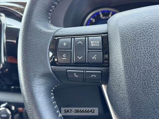 Toyota HILUX 2018-07 8627085-27