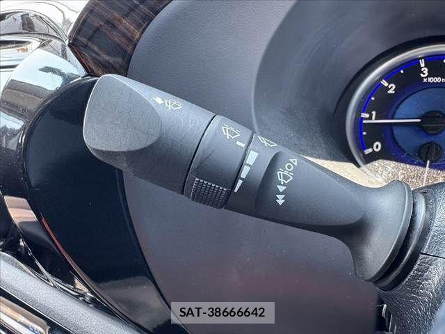 Toyota HILUX 2018-07 8627085-29