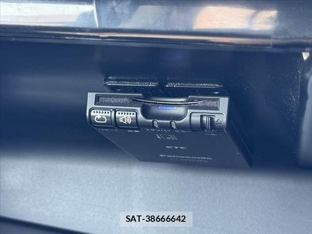 Toyota HILUX 2018-07 8627085-5