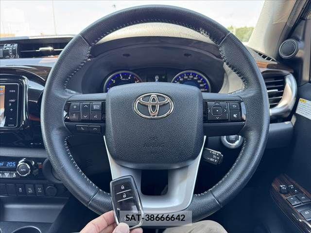 Toyota HILUX 2018-07 8627085-6
