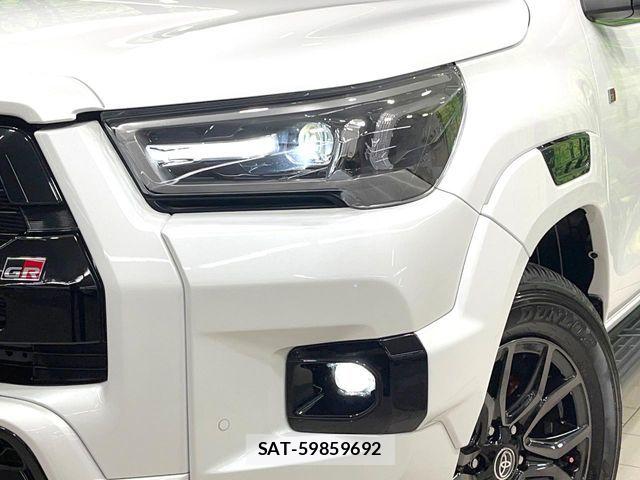 Toyota HILUX 2024-04 8627081-9